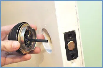 State Locksmith Services West Palm Beach, FL 561-328-2937 - 5-change-locks-service